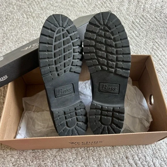 G.H. Bass & Co. Black and White Loafers - Picture 4 of 6